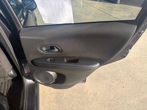 Used 2016 Honda HR-V EX image 33