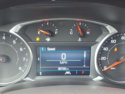 Used 2024 GMC Terrain SLE image 25