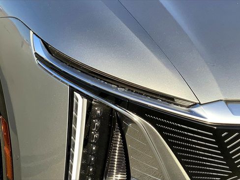 New 2025 Cadillac Lyriq Luxury image 14