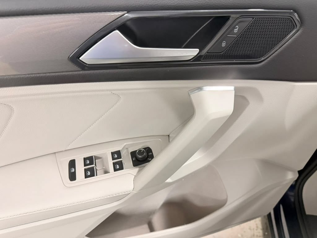 Used 2023 Volkswagen Tiguan SE FWD image 24