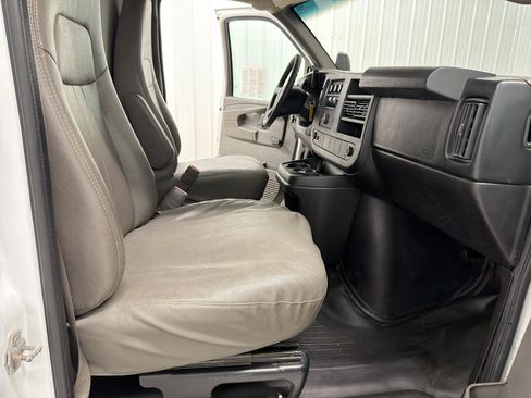 Used 2013 GMC Savana 3500 RWD image 21