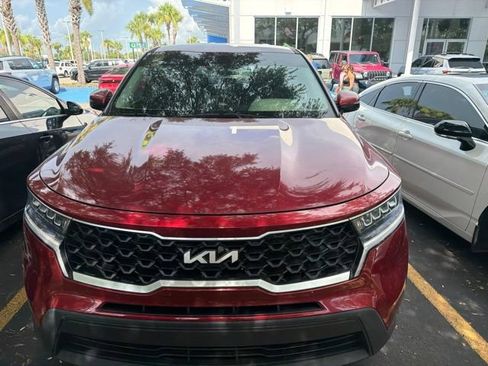 Used 2022 Kia Sorento LX FWD image 3