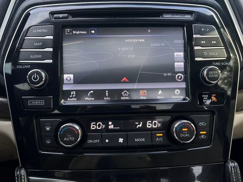 Used 2017 Nissan Maxima Platinum FWD image 33
