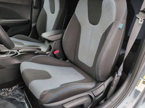 Used 2019 Hyundai Veloster 2.0 image 17