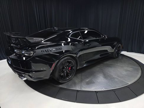 Used 2021 Chevrolet Camaro ZL1 RWD image 15