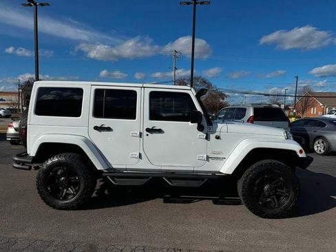 Used 2015 Jeep Wrangler Unlimited Sahara w/ Connectivity Group image 4