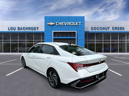 Used 2025 Hyundai Elantra SEL FWD image 6