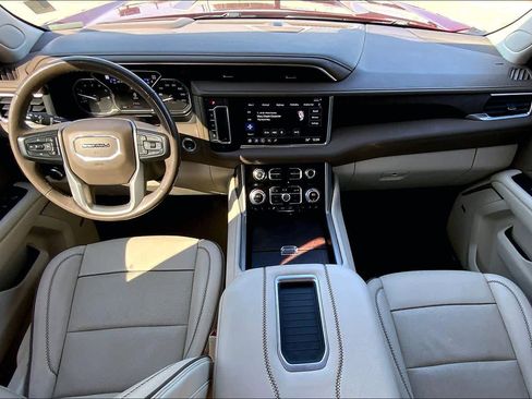 Used 2021 GMC Yukon Denali w/ Denali Premium Package image 15