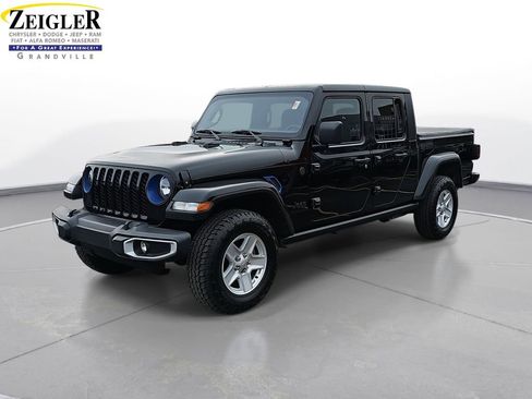 Used 2022 Jeep Gladiator Sport image 1