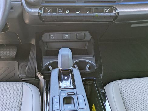 Certified 2023 Toyota Prius XLE image 17