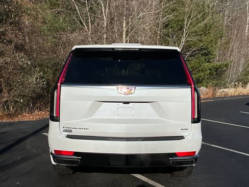 Used 2021 Cadillac Escalade Premium Luxury w/ Performance Package image 4