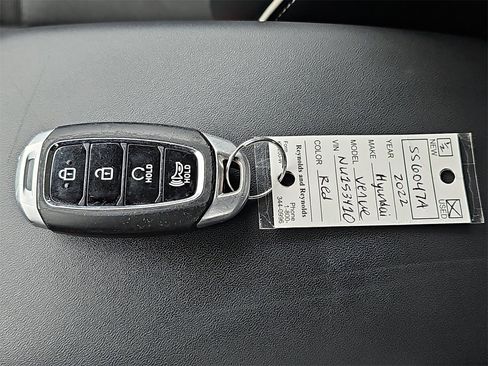 Used 2022 Hyundai Venue Limited w/ Cargo Package image 35