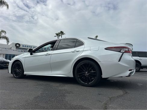 Used 2022 Toyota Camry XSE image 5