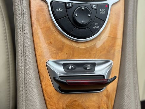 Used 2004 Mercedes-Benz SL 500 image 26