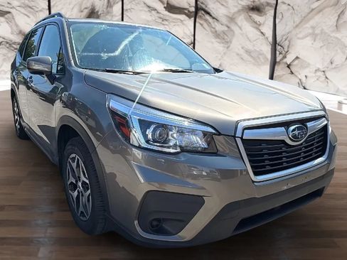 Used 2020 Subaru Forester Premium AWD/4WD image 23