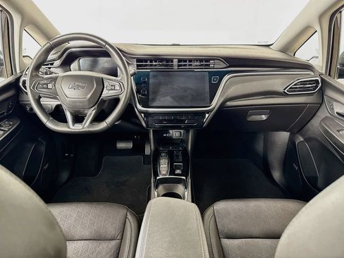 Used 2023 Chevrolet Bolt LT w/ Infotainment Package FWD image 3
