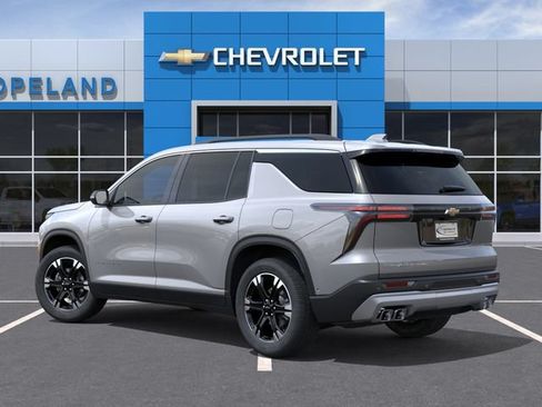 New 2027 Chevrolet Traverse LT w/ Sun and Wheel Package AWD/4WD image 3
