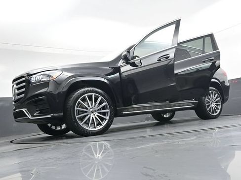 Used 2026 Mercedes-Benz GLS 450 4MATIC image 44