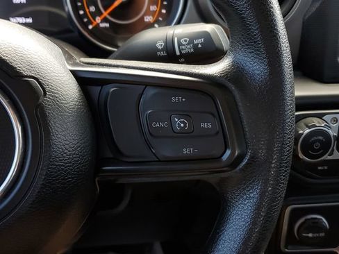 Used 2023 Jeep Gladiator Sport AWD/4WD image 24