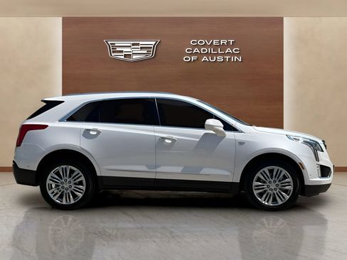 Used 2019 Cadillac XT5 Premium Luxury w/ Driver Assist Package AWD/4WD image 4