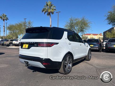 Used 2023 Land Rover Discovery Metropolitan Edition image 7