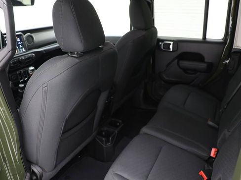 Used 2022 Jeep Wrangler Unlimited Sport w/ Sun And Sound Package AWD/4WD image 10