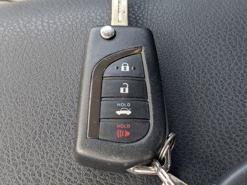 Used 2024 Toyota Camry SE FWD image 30