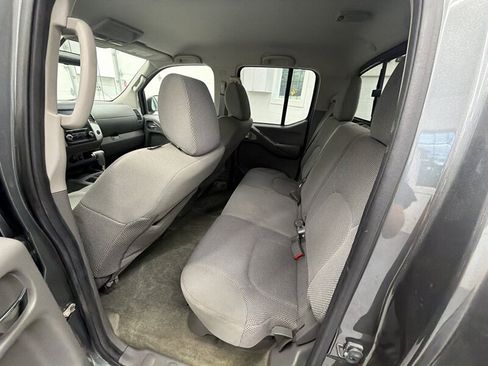 Used 2017 Nissan Frontier SV AWD/4WD image 12