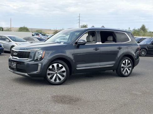 Used 2022 Kia Telluride EX w/ EX Premium Package FWD image 2