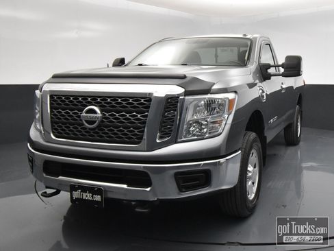 Used 2017 Nissan Titan SV AWD/4WD image 43