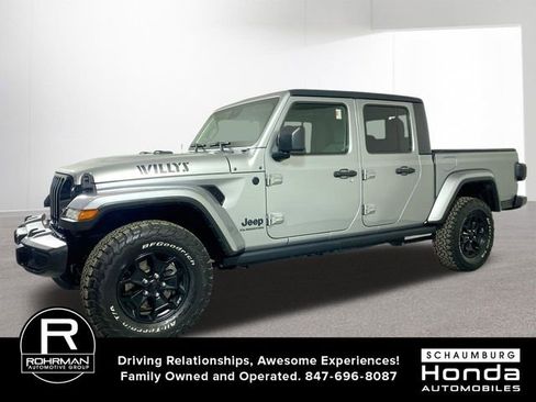 Used 2021 Jeep Gladiator Willys image 2