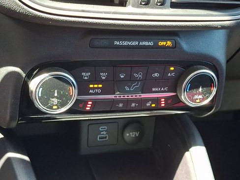 Certified 2022 Ford Escape SE w/ SE Sport Appearance Package FWD image 19