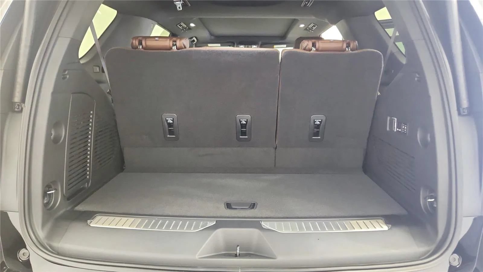 New 2026 Chevrolet Tahoe High Country w/ Sun And Tow Package AWD/4WD image 19