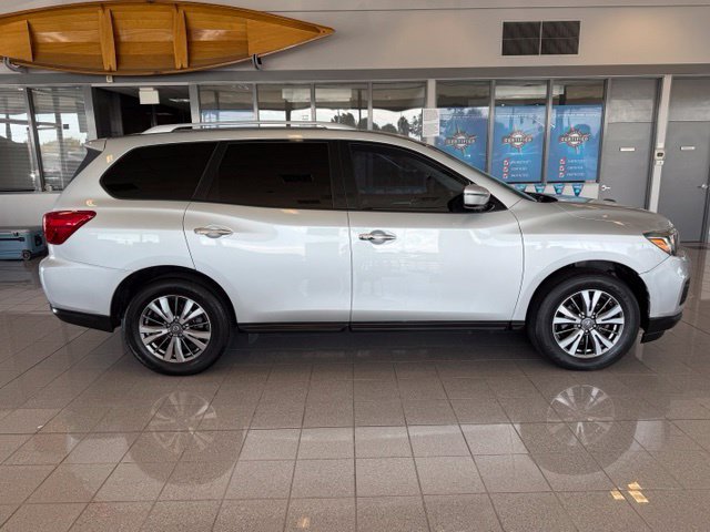 Used 2018 Nissan Pathfinder SV AWD/4WD image 3