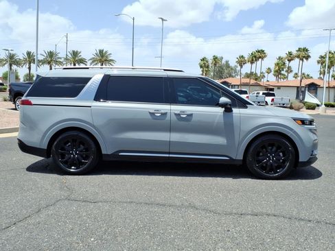 Used 2024 Kia Carnival SX Prestige FWD image 8