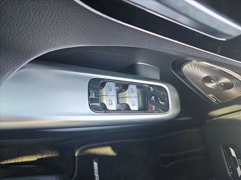 Used 2024 Mercedes-Benz C 300 Sedan image 11