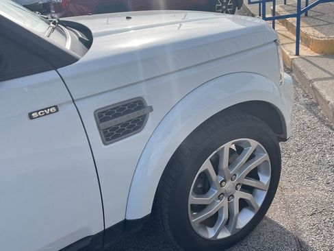 Used 2016 Land Rover LR4 HSE AWD/4WD image 13