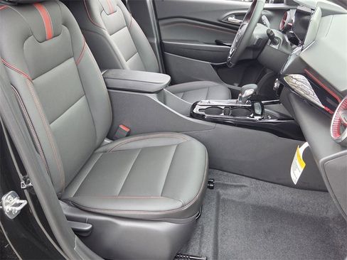 New 2026 Chevrolet Trax RS w/ Sunroof Package image 15