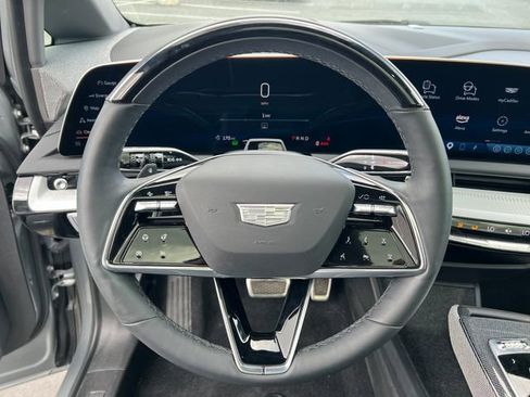 Certified 2025 Cadillac Optiq Sport 2 w/ LPO, Floor Liner Package AWD/4WD image 14