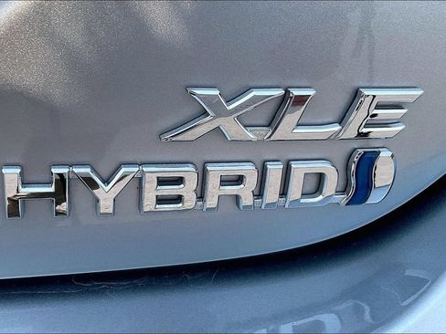 Used 2024 Toyota Camry XLE FWD image 24