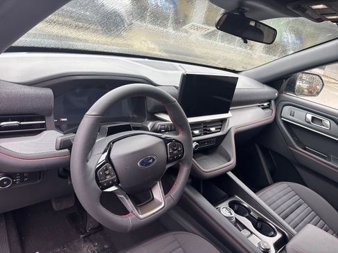 New 2026 Ford Explorer ST-Line w/ ST-Line Street Pack image 13