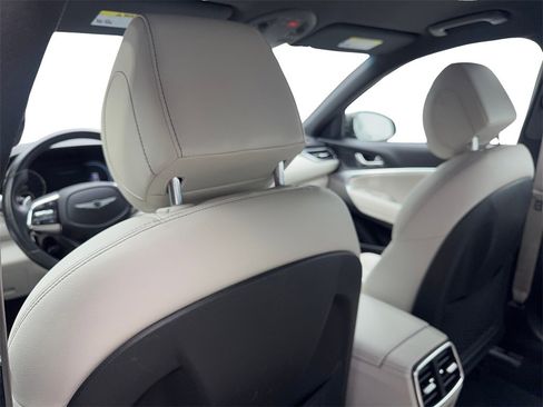 Used 2025 Genesis G70 2.5T image 37