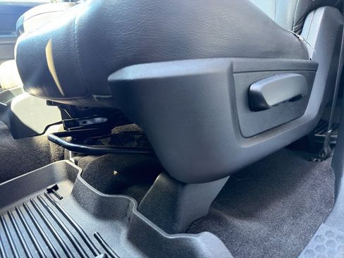 Used 2016 RAM 2500 Tradesman w/ Chrome Appearance Group AWD/4WD image 22