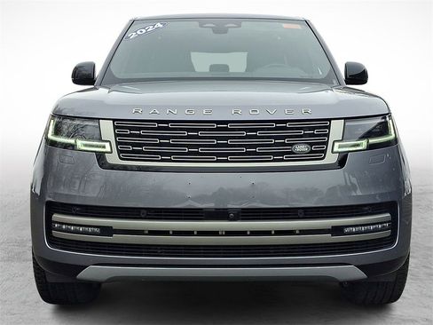Used 2024 Land Rover Range Rover SE image 2