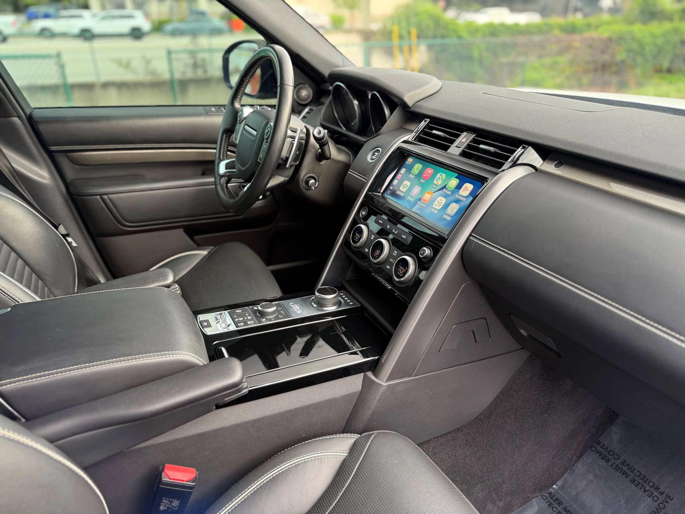 Used 2017 Land Rover Discovery HSE Luxury AWD/4WD image 21