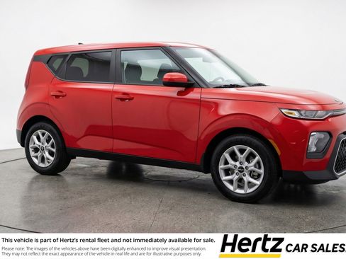 Used 2025 Kia Soul LX w/ LX Technology Package FWD image 1