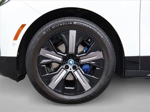 Certified 2024 BMW iX xDrive50 w/ Premium Package AWD/4WD image 28