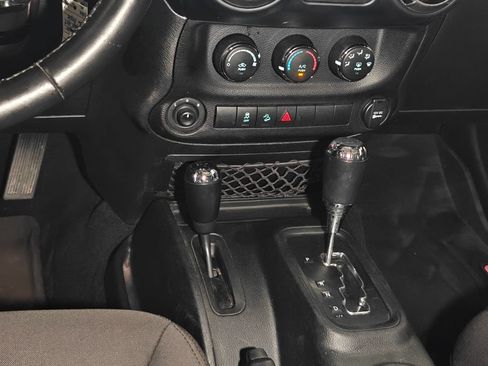 Used 2017 Jeep Wrangler Unlimited Sport w/ Quick Order Package 24S AWD/4WD image 7