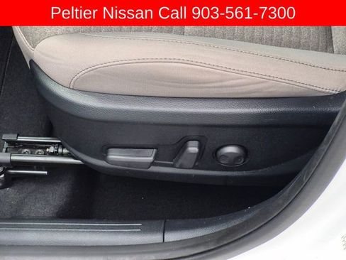Used 2025 Kia Soul EX FWD image 19