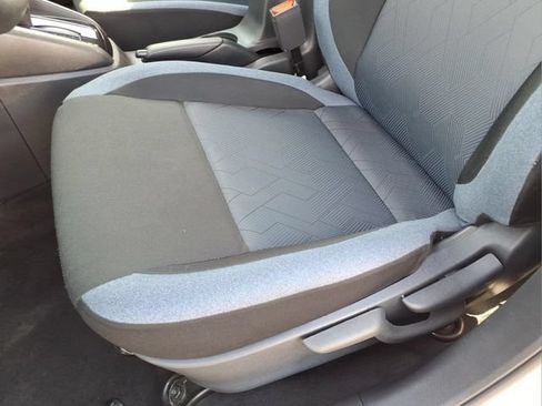 Used 2025 Nissan Versa SV FWD image 15